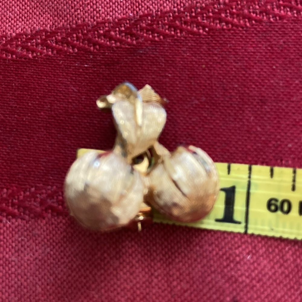 Vintage BSK Mini Cherries Gold Tone Broach - Picture 5 of 5